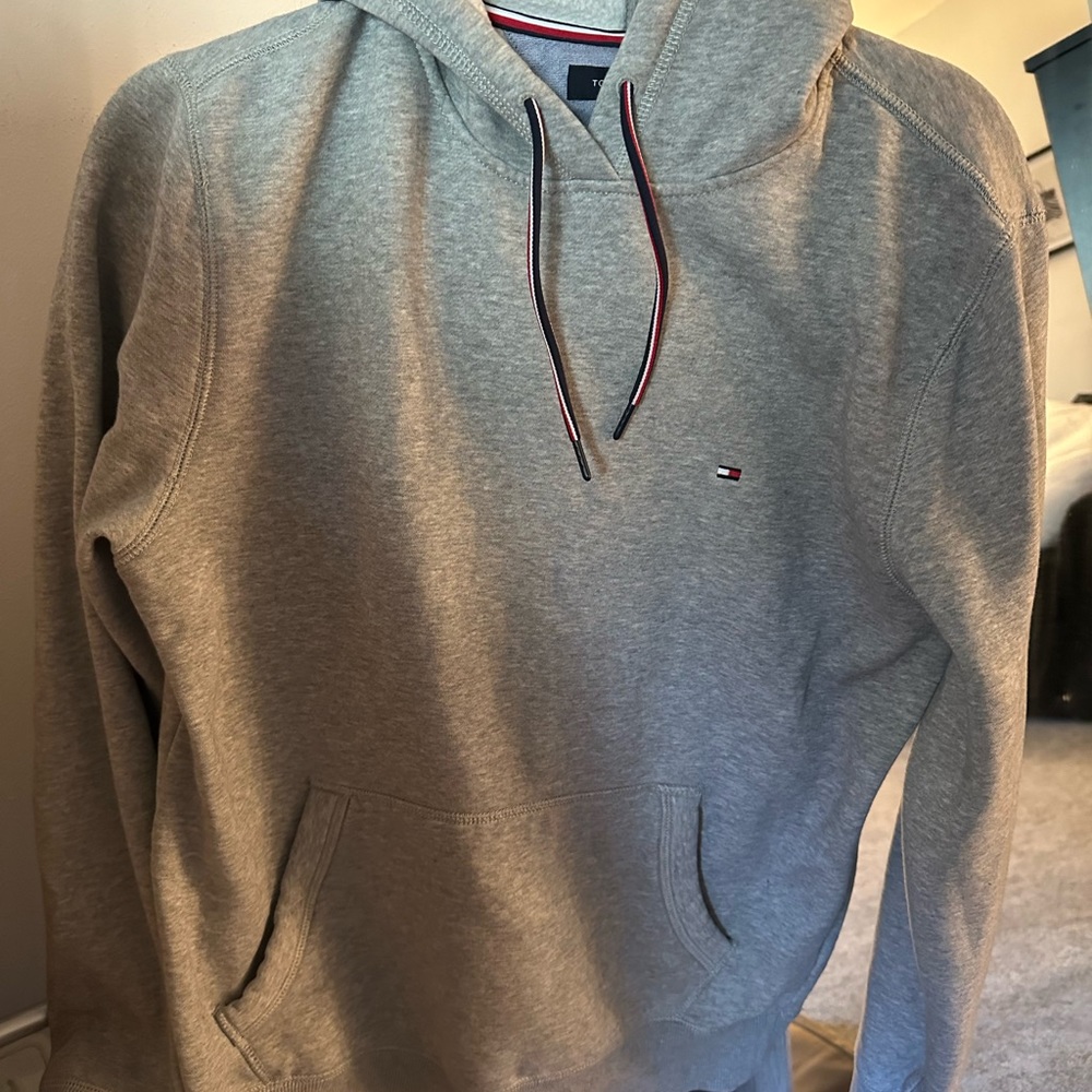 Tommy Hilfiger gray classic hoodie!